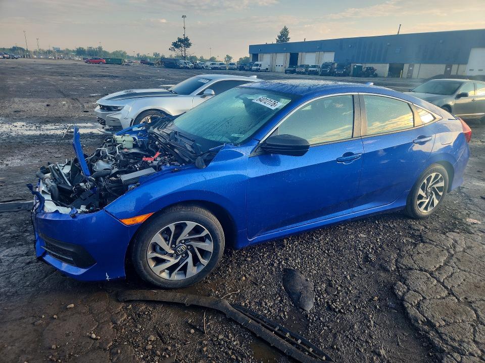 Auction sale of the 2018 Honda Civic, vin: 19XFC2F72JE026576, lot number: 64012176