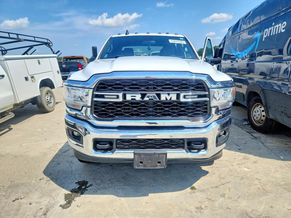 63847626 :رقم المزاد ، 3C6UR5HJ0NG129867 vin ، 2022 Ram 2500 مزاد بيع