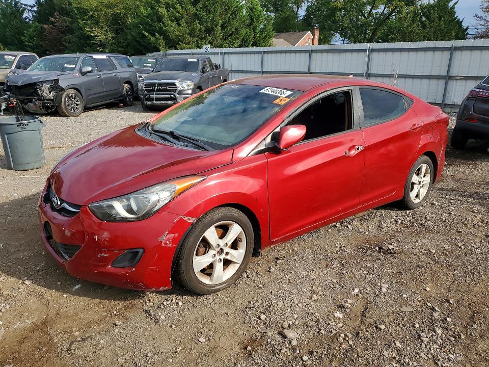 2011 Hyundai Elantra მანქანა იყიდება აუქციონზე, vin: KMHDH4AE6BU137124, აუქციონის ნომერი: 67240306