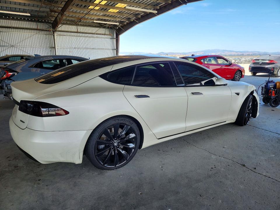 64856896 :رقم المزاد ، 5YJSA1E20HF208219 vin ، 2017 Tesla Model S مزاد بيع