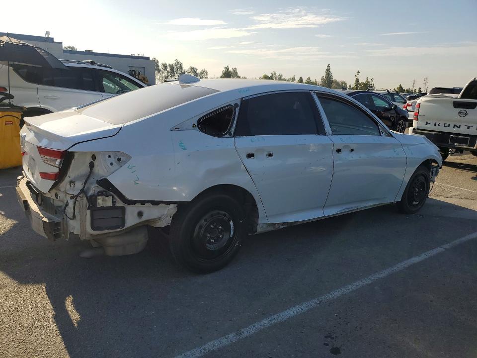 64067116 :رقم المزاد ، 1HGCV1F42JA055321 vin ، 2018 Honda Accord مزاد بيع