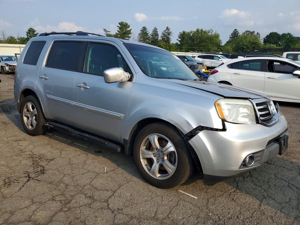 62918026 :رقم المزاد ، 5FNYF4H77FB067215 vin ، 2015 Honda Pilot مزاد بيع
