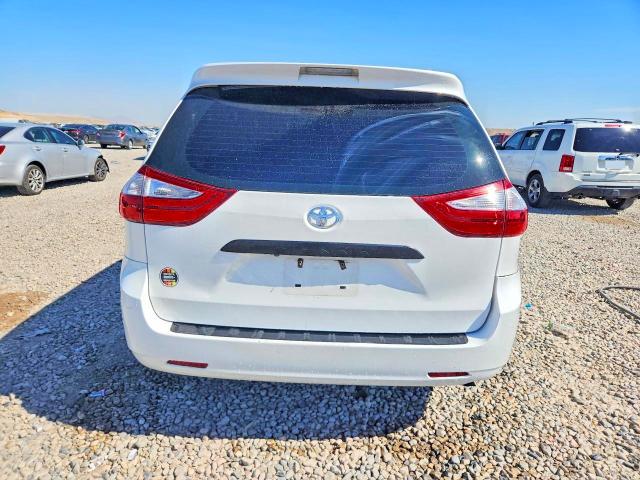 62540566 :رقم المزاد ، 5TDZZ3DC3HS864343 vin ، 2017 Toyota Sienna مزاد بيع
