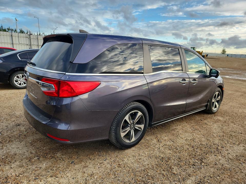64099826 :رقم المزاد ، 5FNRL6H42JB501810 vin ، 2018 Honda Odyssey مزاد بيع