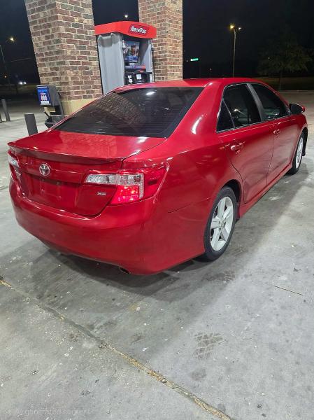 65232036 :رقم المزاد ، 4T1BF1FK3EU736321 vin ، 2014 Toyota Camry مزاد بيع