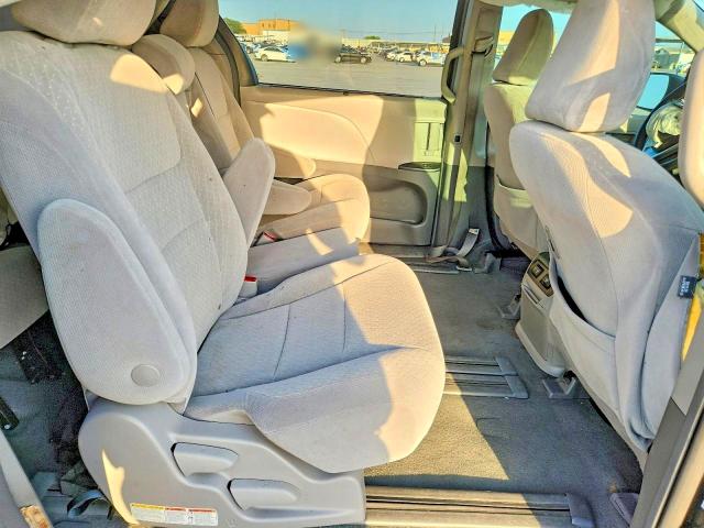 63836436 :رقم المزاد ، 5TDKZ3DC5KS008471 vin ، 2019 Toyota Sienna مزاد بيع