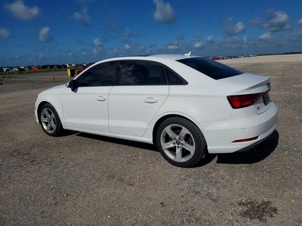 Продаж на аукціоні авто 2017 Audi A3, vin: WAUAUGFF8H1027091, номер лоту: 64673426