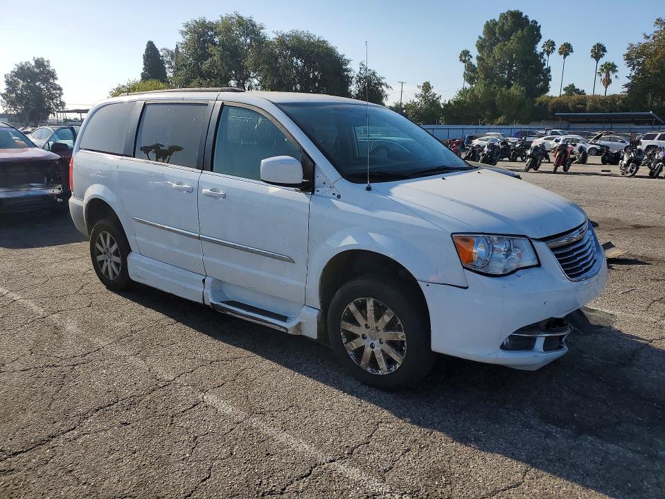 64286316 :رقم المزاد ، 2C4RC1BG7FR510245 vin ، 2015 Chrysler Town & Country مزاد بيع
