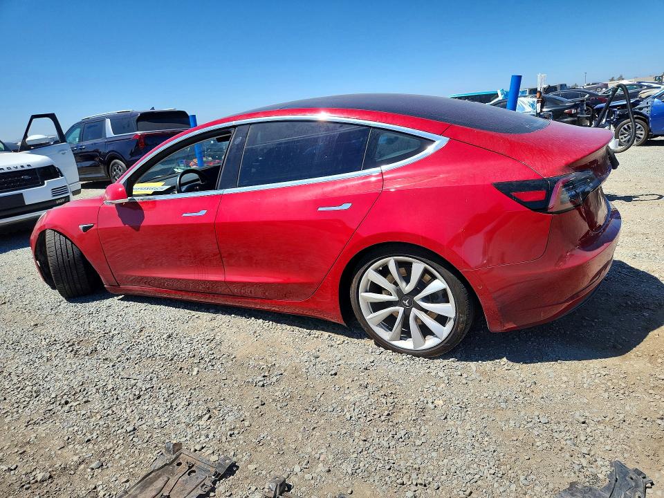 Продажа на аукционе авто 2018 Tesla Model 3, vin: 5YJ3E1EA9JF024371, номер лота: 65562366