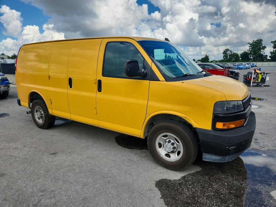 2021 Chevrolet Express G2500 მანქანა იყიდება აუქციონზე, vin: 1GCWGAFP2M1167427, აუქციონის ნომერი: 66981226