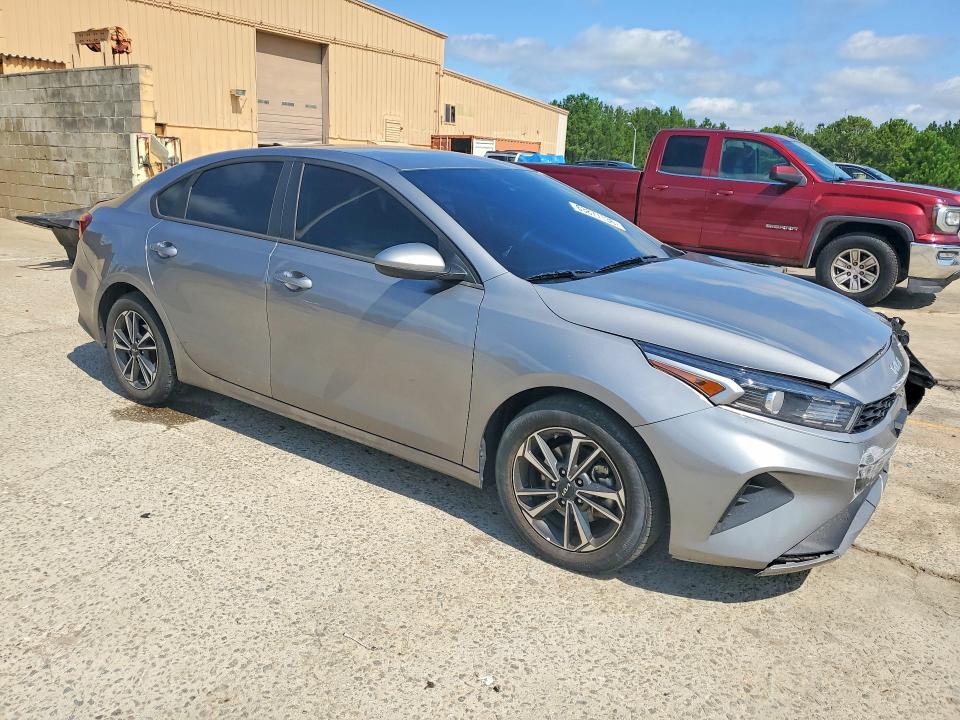 63877136 :رقم المزاد ، 3KPF24AD3RE815259 vin ، 2024 Kia Forte مزاد بيع