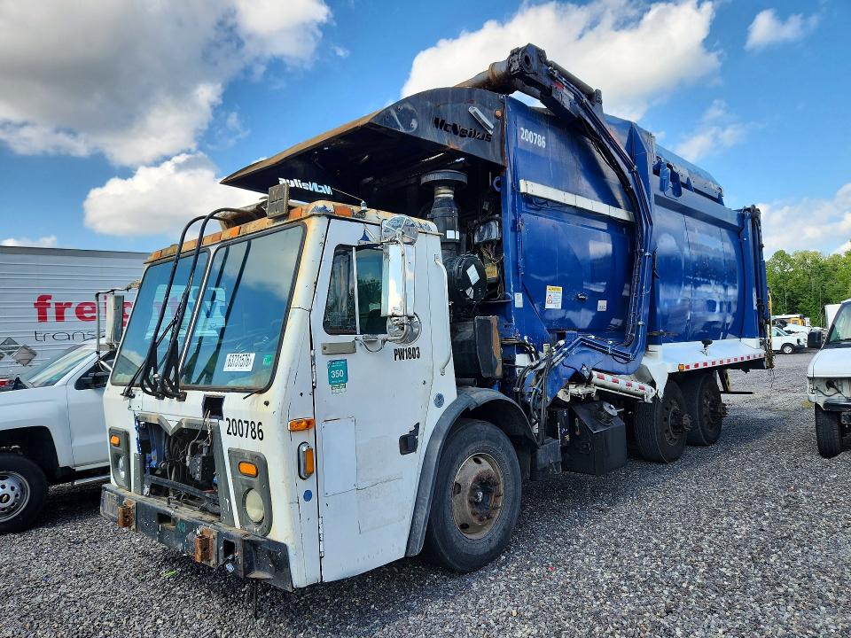 2014 Mack Leu613 მანქანა იყიდება აუქციონზე, vin: 1M2AU14CXEM002014, აუქციონის ნომერი: 63731576