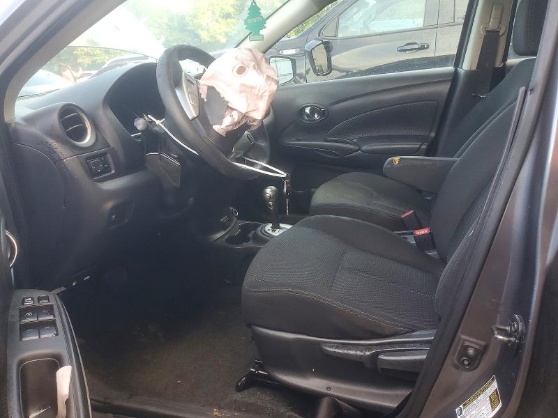 64414356 :رقم المزاد ، 3N1CN7AP9JL858996 vin ، 2018 Nissan Versa مزاد بيع