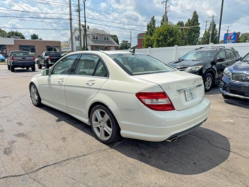 65328816 :رقم المزاد ، WDDGF8BB5BR174242 vin ، 2011 Mercedes-benz C مزاد بيع