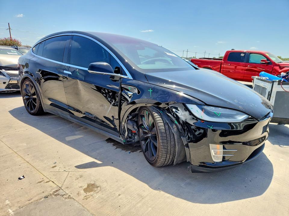 Продаж на аукціоні авто 2018 Tesla Model X, vin: 5YJXCBE48JF091373, номер лоту: 65812886