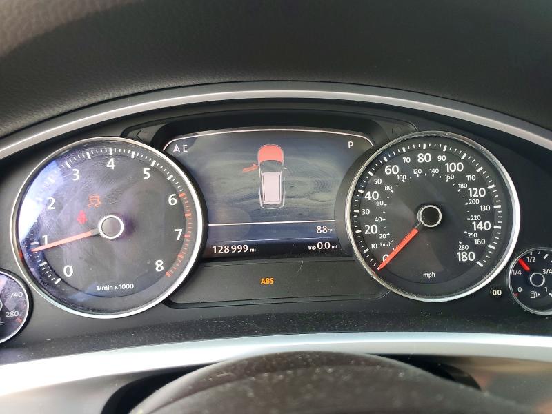 2011 Volkswagen Touareg მანქანა იყიდება აუქციონზე, vin: WVGFF9BP4BD005832, აუქციონის ნომერი: 64034496