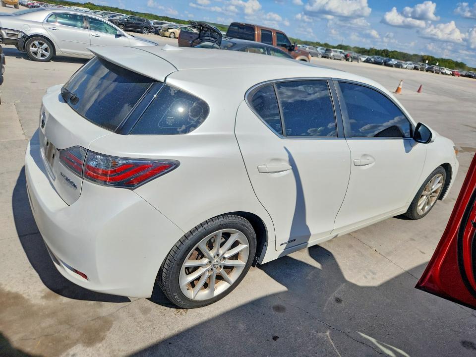64505046 :رقم المزاد ، JTHKD5BH7D2124000 vin ، 2013 Lexus Ct مزاد بيع