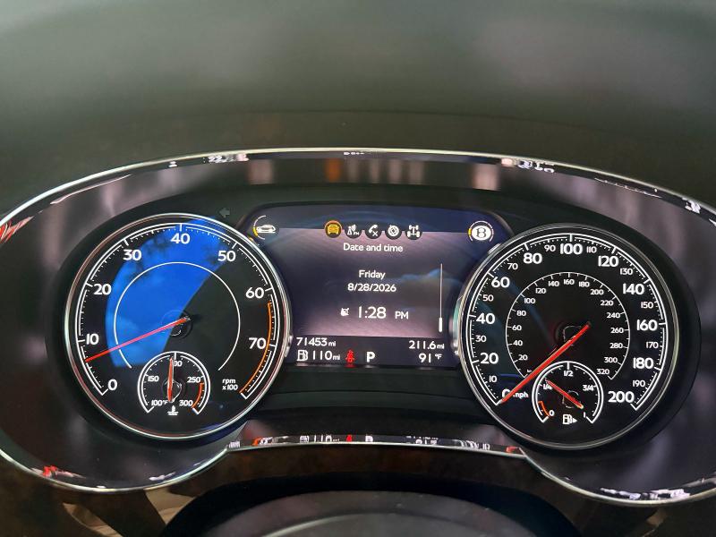 67519416 :رقم المزاد ، SJAAC2ZV8HC014584 vin ، 2017 Bentley Bentayga مزاد بيع