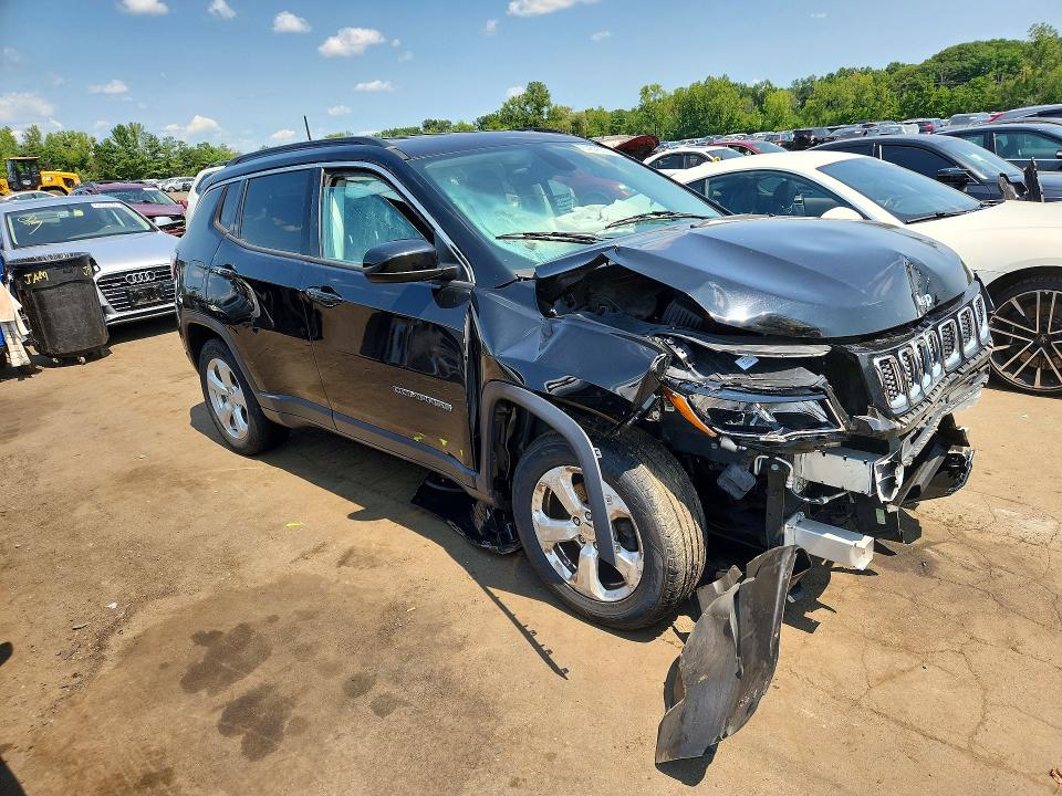64845566 :رقم المزاد ، 3C4NJDBB6JT112394 vin ، 2018 Jeep Compass مزاد بيع