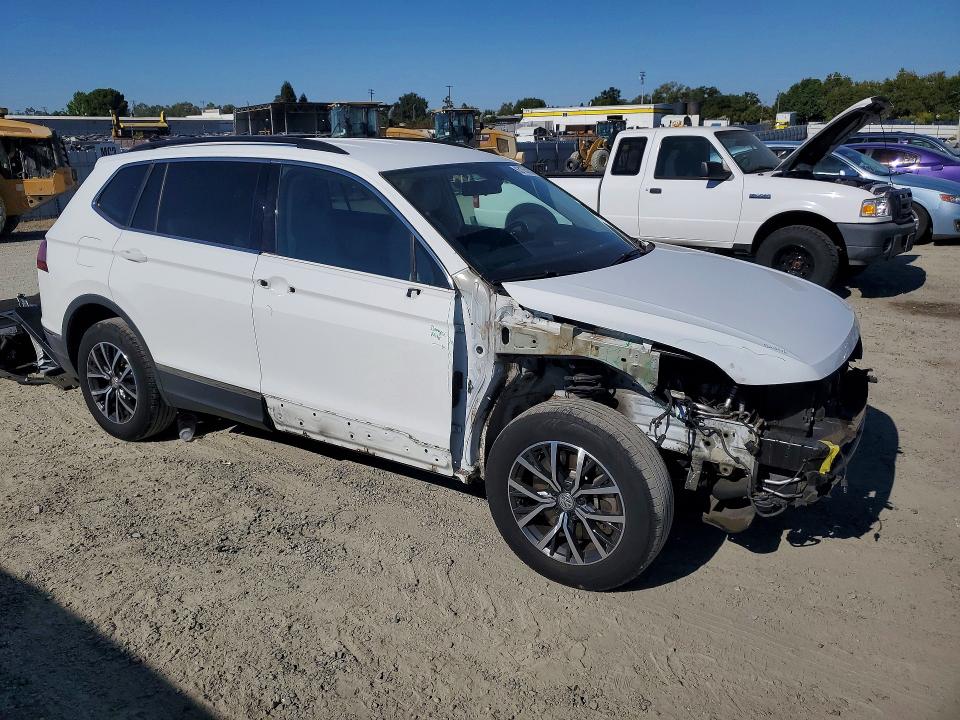 63165106 :رقم المزاد ، 3VV2B7AX6JM220217 vin ، 2018 Volkswagen Tiguan مزاد بيع