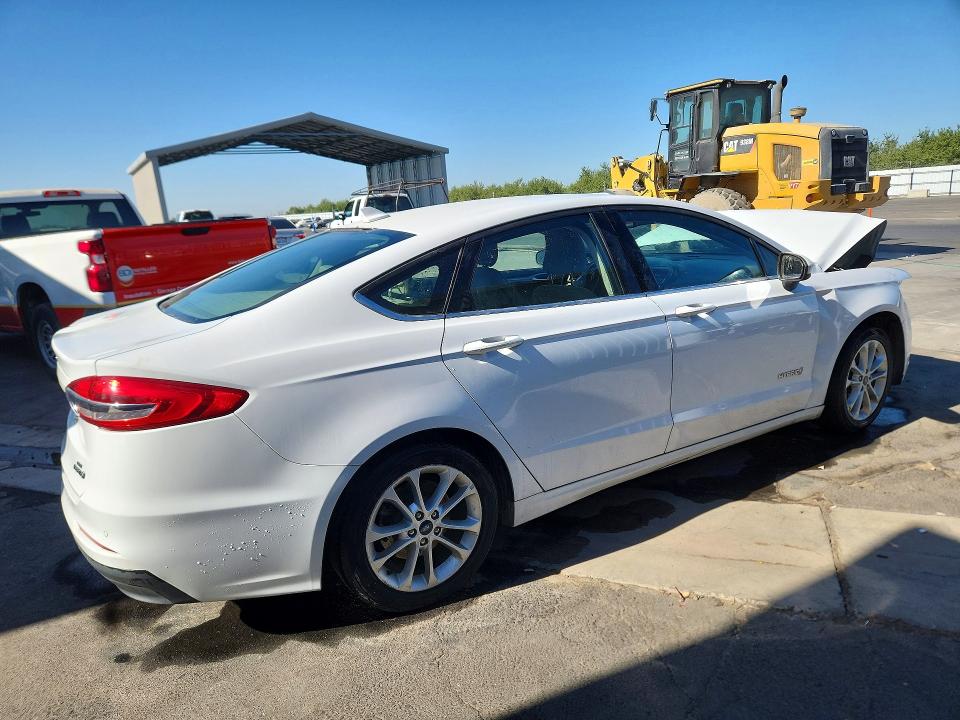 Продажа на аукционе авто 2019 Ford Fusion, vin: 3FA6P0LU3KR207771, номер лота: 62545196
