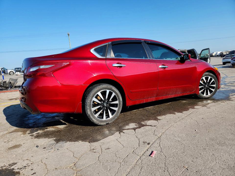 2018 Nissan Altima მანქანა იყიდება აუქციონზე, vin: 1N4AL3AP2JC476118, აუქციონის ნომერი: 63739256