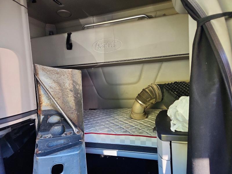 Продажа на аукционе авто 2018 Peterbilt 579, vin: 1XPBDP9X0JD474092, номер лота: 61716206