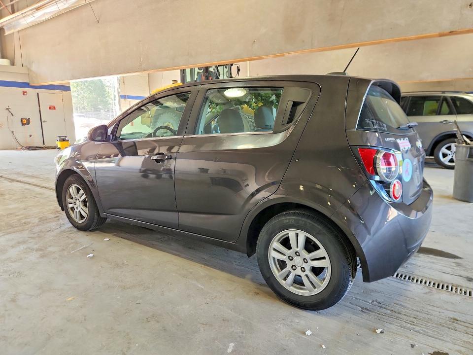 66084276 :رقم المزاد ، 1G1JC6SH5F4124440 vin ، 2015 Chevrolet Sonic مزاد بيع