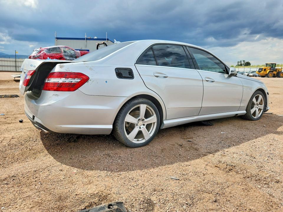 65321236 :رقم المزاد ، WDDHF8HB3AA252056 vin ، 2010 Mercedes-benz E مزاد بيع