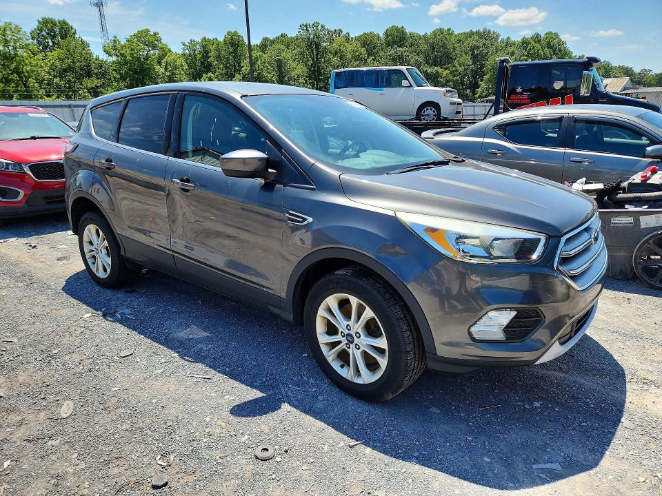Продажа на аукционе авто 2017 Ford Escape, vin: 1FMCU9GDXHUD63811, номер лота: 62951616