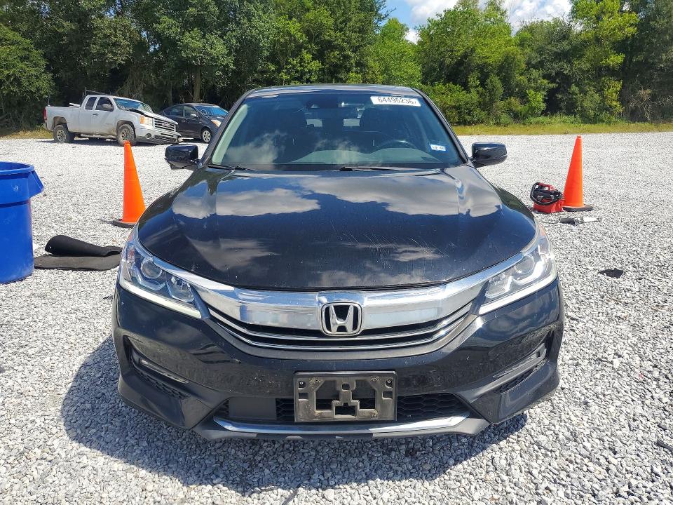 Продаж на аукціоні авто 2017 Honda Accord, vin: 1HGCR2F95HA025469, номер лоту: 64496236