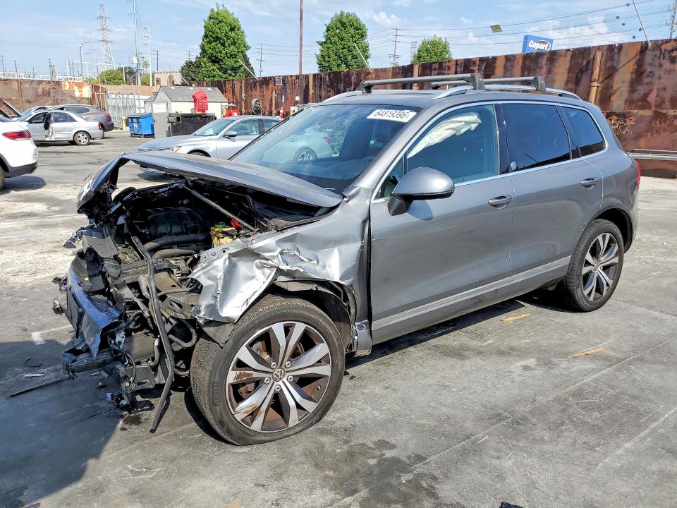 Продажа на аукционе авто 2017 Volkswagen Touareg, vin: WVGRF7BP0HD005627, номер лота: 64819396