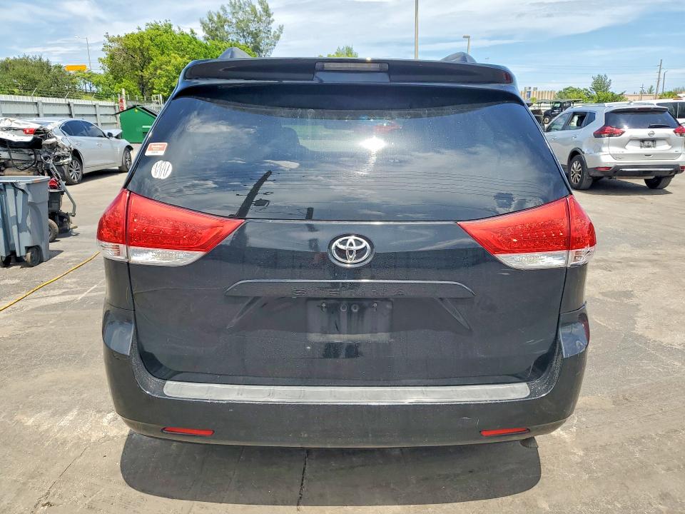 Продажа на аукционе авто 2014 Toyota Sienna, vin: 5TDKK3DC3ES473999, номер лота: 63713216