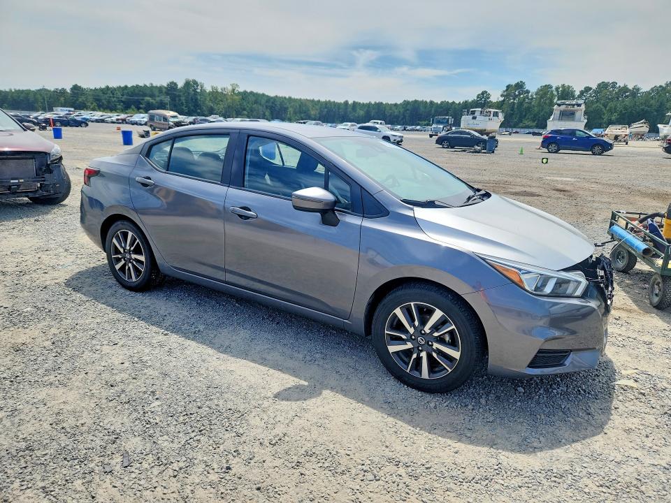 66266396 :رقم المزاد ، 3N1CN8EV8ML808271 vin ، 2021 Nissan Versa مزاد بيع