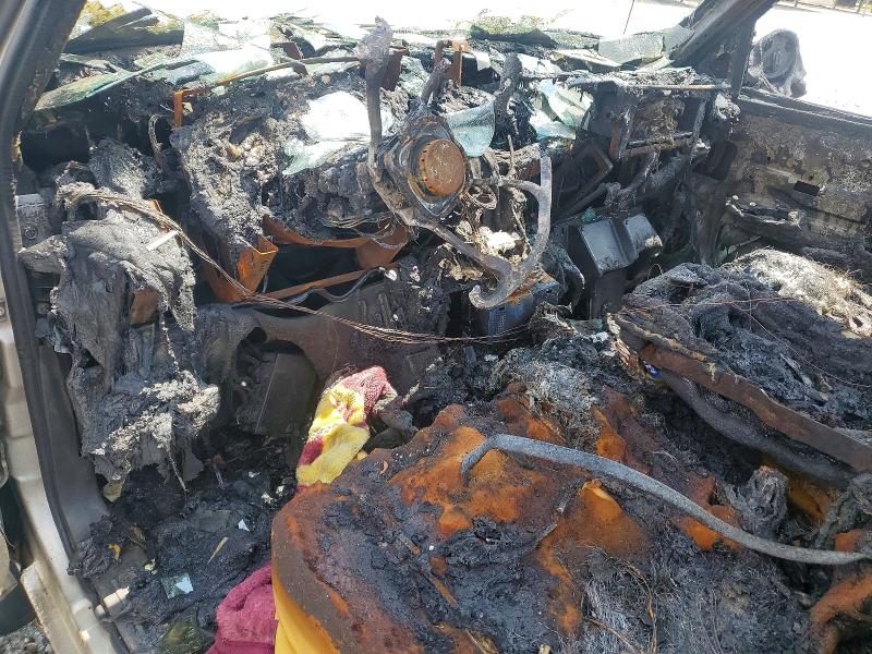 64009876 :رقم المزاد ، 1GTHK24U36E157572 vin ، 2006 Gmc Sierra مزاد بيع