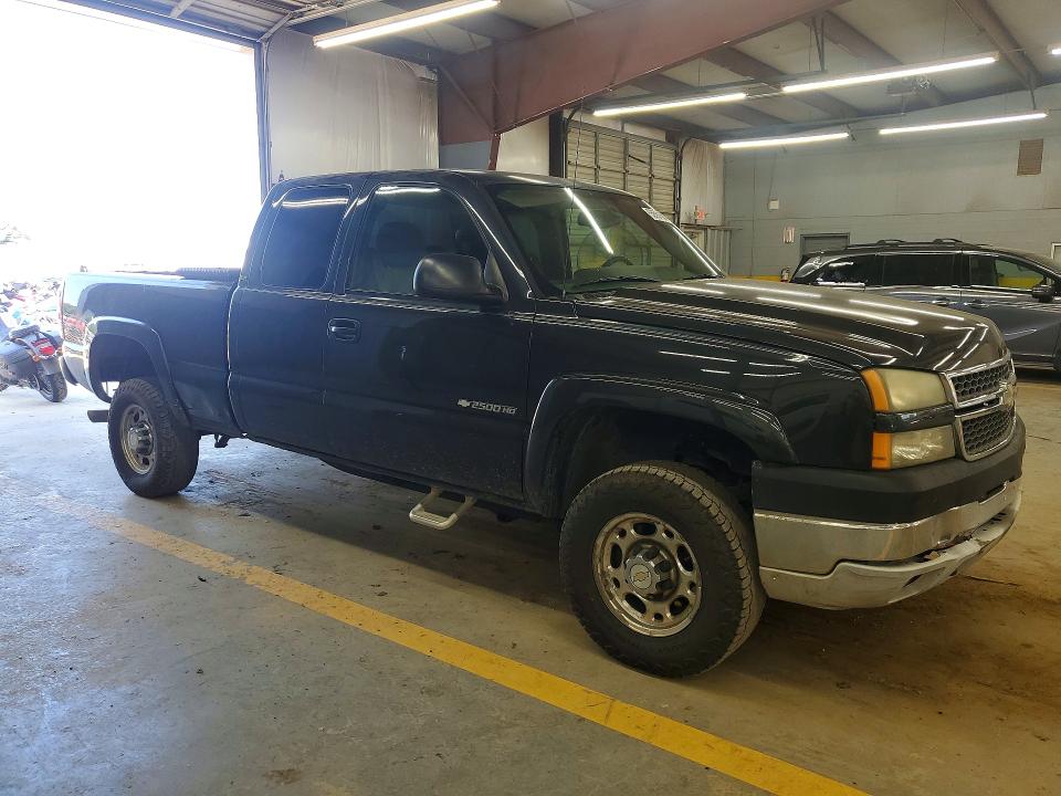 65591556 :رقم المزاد ، 1GCHK29U95E181849 vin ، 2005 Chevrolet Silverado مزاد بيع