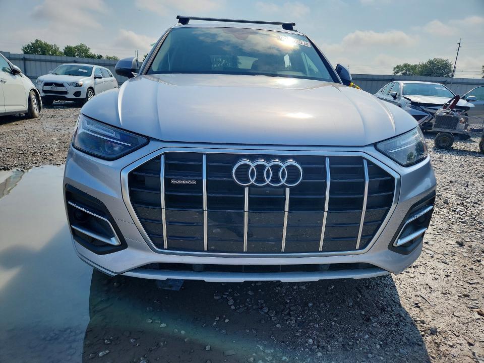 64920786 :رقم المزاد ، WA1BAAFY9M2113829 vin ، 2021 Audi Q5 مزاد بيع