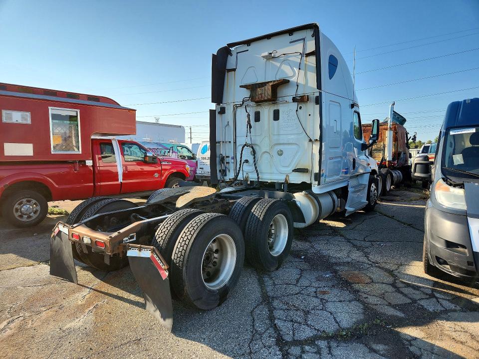 Продаж на аукціоні авто 2012 Freightliner Cascadia 125, vin: 1FUJGLBG7CLBR7775, номер лоту: 63388966