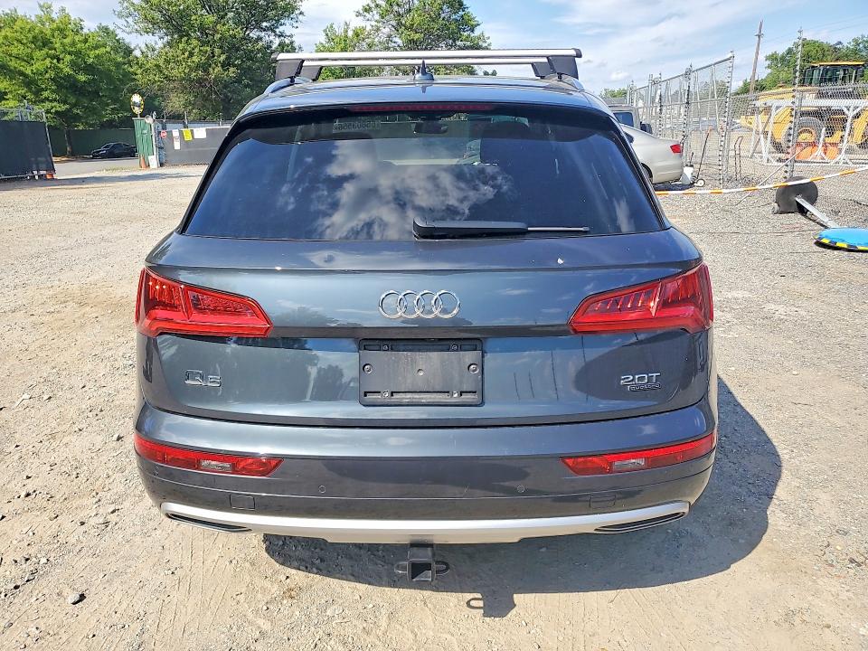 65803556 :رقم المزاد ، WA1CNAFY2J2102093 vin ، 2018 Audi Q5 مزاد بيع
