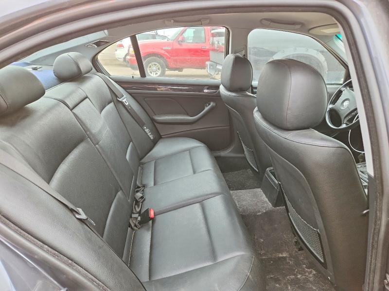 64181706 :رقم المزاد ، WBAAV334X1FU92182 vin ، 2001 Bmw 325 مزاد بيع