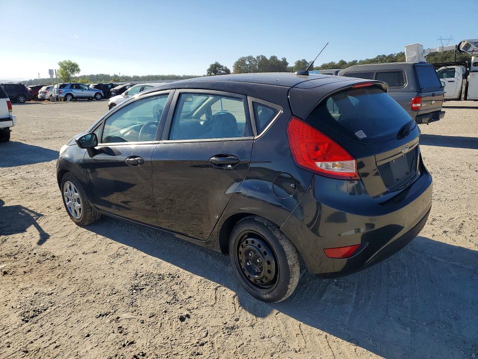 64838636 :رقم المزاد ، 3FADP4TJ8DM226580 vin ، 2013 Ford Fiesta مزاد بيع