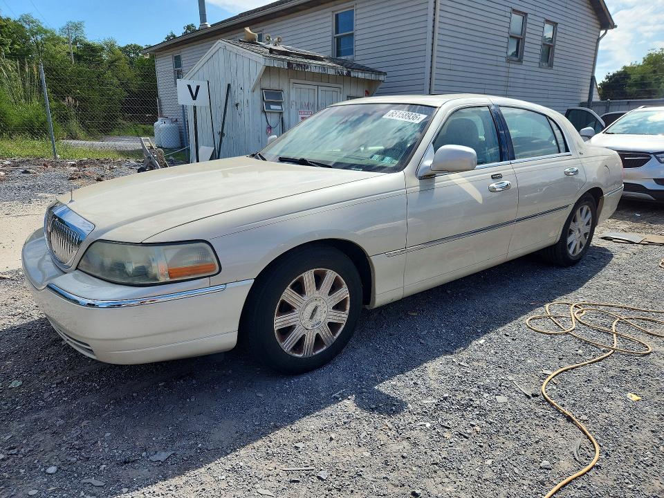 Aukcja sprzedaży 2003 Lincoln Town Car, vin: 1LNHM83W83Y643879, numer aukcji: 65158936