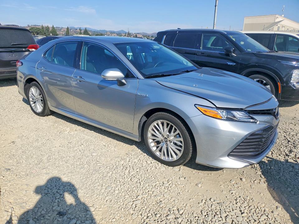 63466876 :رقم المزاد ، 4T1B21HK1KU517605 vin ، 2019 Toyota Camry Hybrid مزاد بيع