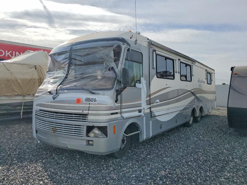 65054316 :رقم المزاد ، 1GBLP37J5W3307569 vin ، 1998 Chevrolet P30 مزاد بيع