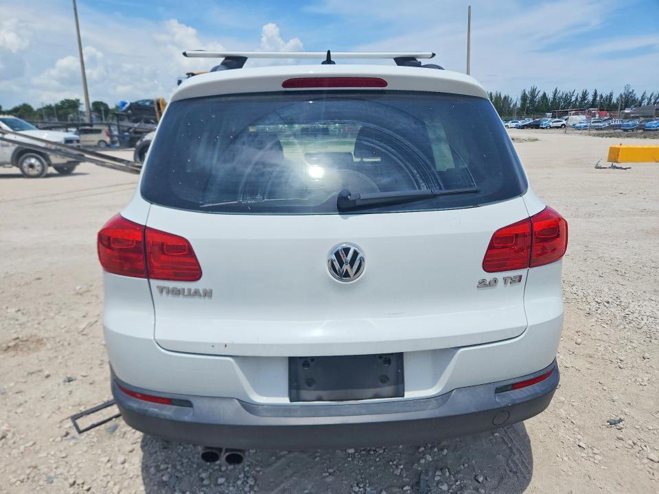 2015 Volkswagen Tiguan მანქანა იყიდება აუქციონზე, vin: WVGAV7AX1FW614549, აუქციონის ნომერი: 65304426