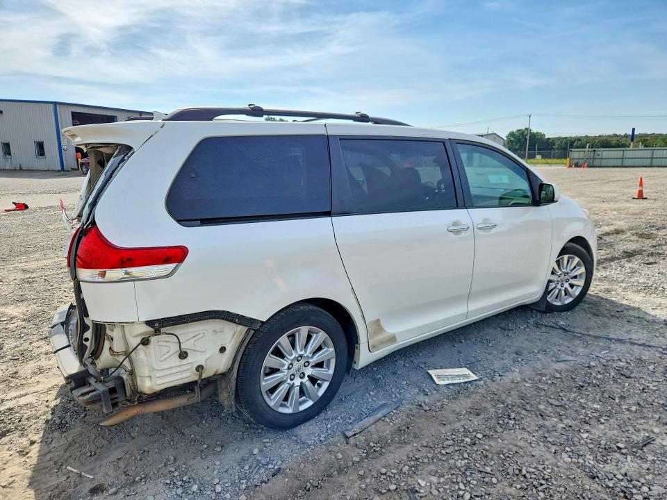 66225196 :رقم المزاد ، 5TDYK3DC0BS078118 vin ، 2011 Toyota Sienna مزاد بيع