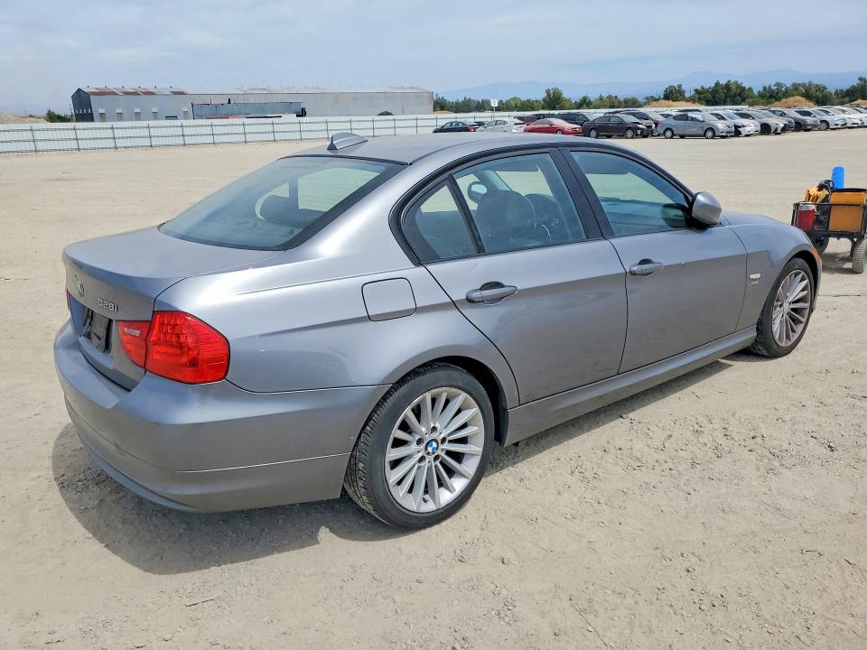 66007986 :رقم المزاد ، WBAPK5C54BA810805 vin ، 2011 Bmw 328 مزاد بيع