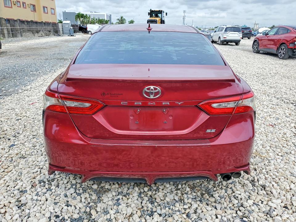 2018 Toyota Camry მანქანა იყიდება აუქციონზე, vin: 4T1B11HK9JU621499, აუქციონის ნომერი: 63427116