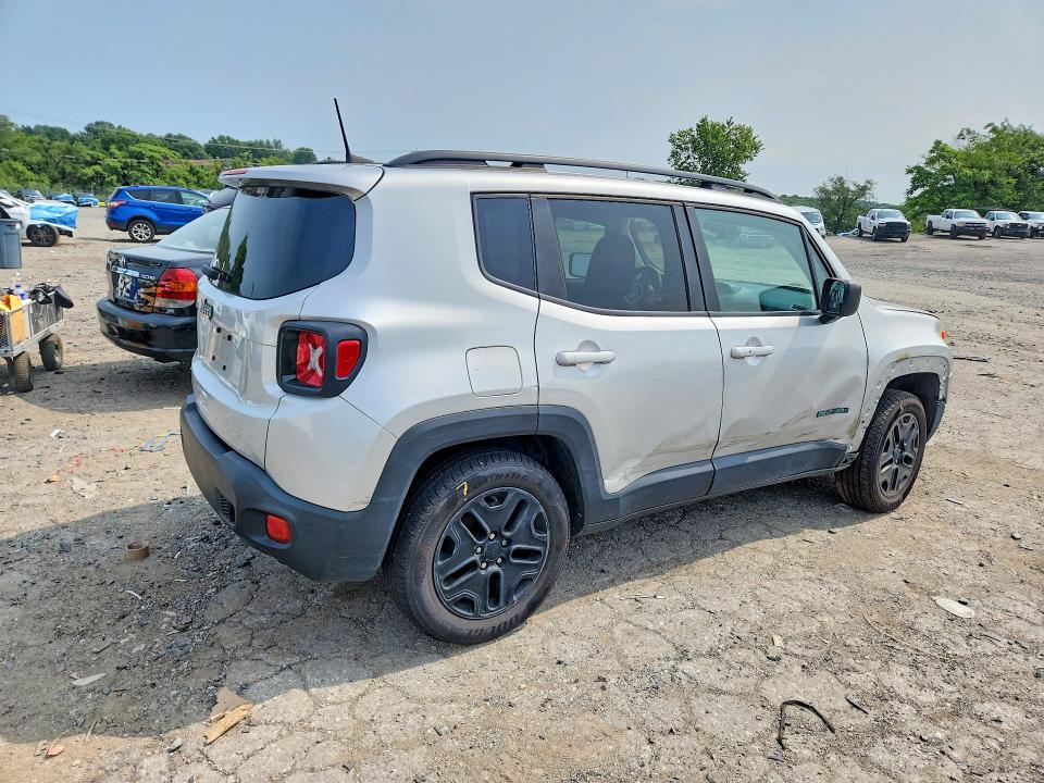 Продаж на аукціоні авто 2018 Jeep Renegade, vin: ZACCJBAB1JPH58558, номер лоту: 64690826