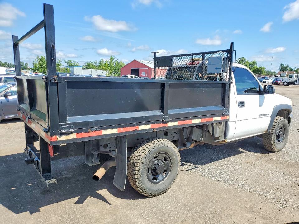 65202476 :رقم المزاد ، 1GTHC24U53Z190008 vin ، 2003 Gmc Sierra مزاد بيع